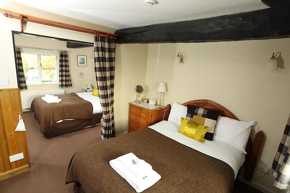 Twin Room with Bathroom