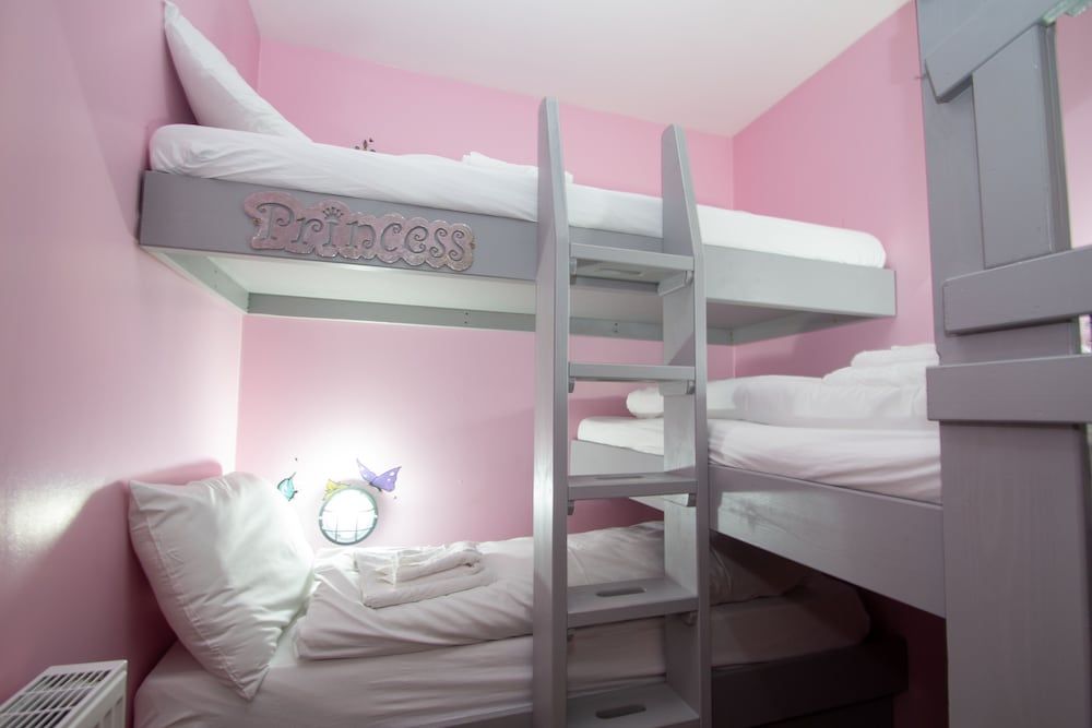 Gulliver's Valley M1 JCT 31 Double or Twin Room 3