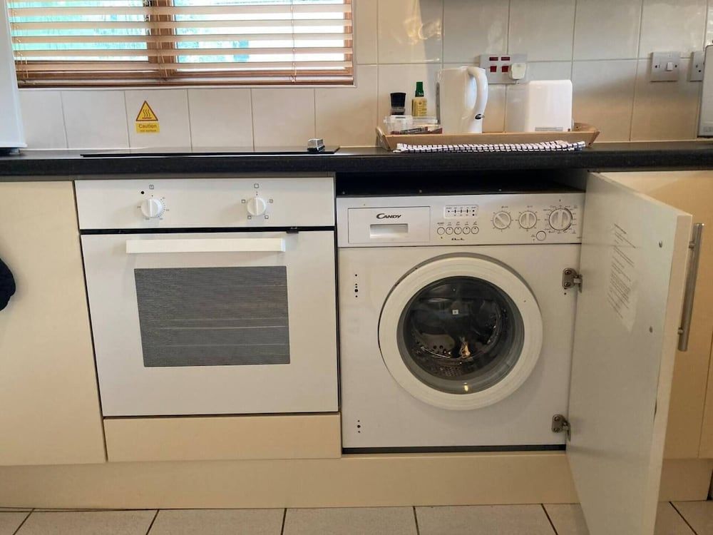 Cv22 5AA Ground Floor 1-bed Flat in Rugby Apartment 13