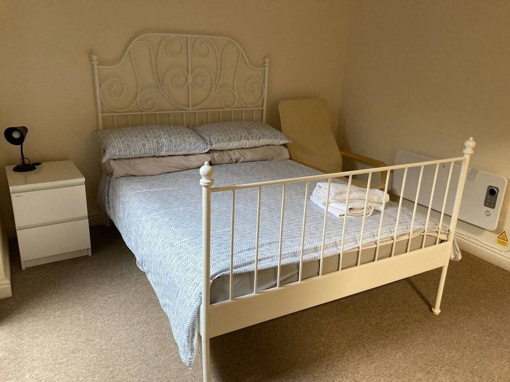 Cv22 5AA Ground Floor 1-bed Flat in Rugby Apartment 3