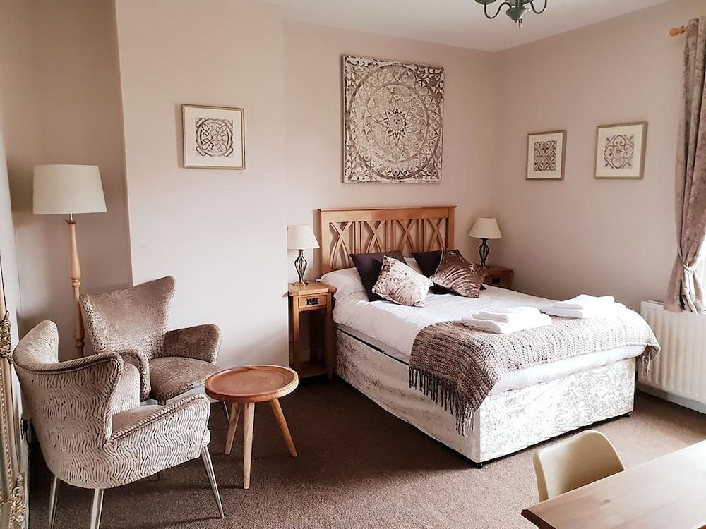 The Red Lion Deluxe Double Room 5