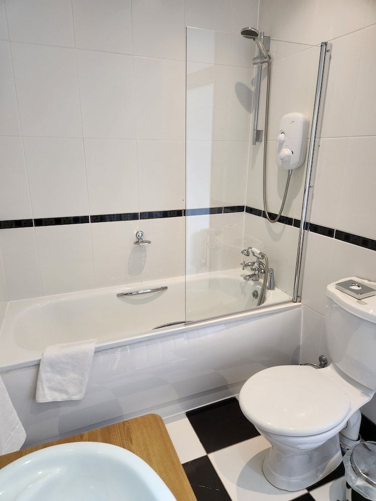 The Hope Anchor Family Room 4