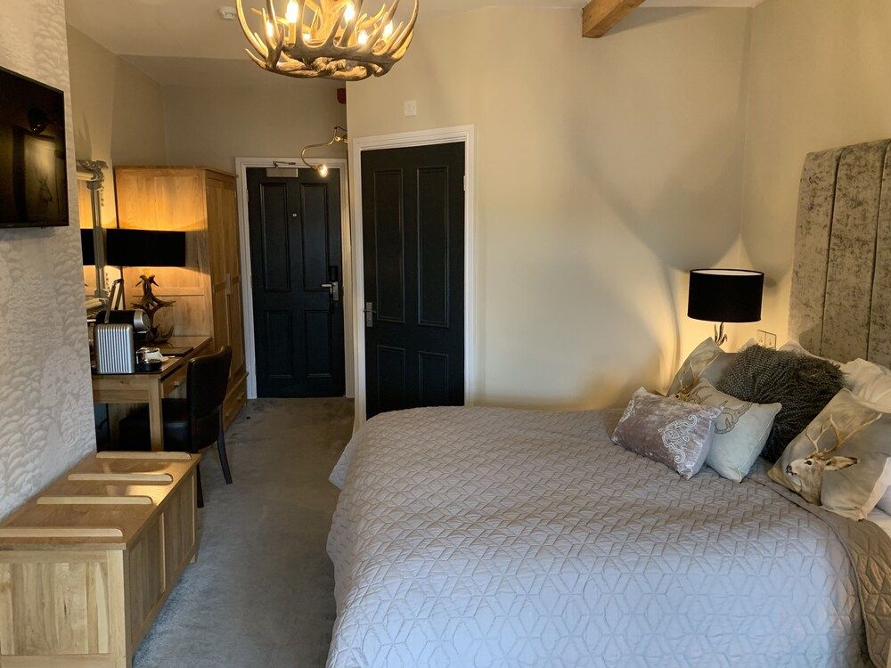 The Wheatsheaf Hotel Sandbach Luxury Double Room, Private Bathroom (King Size)