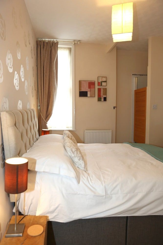 The Waves Double Room, Ensuite (In Room) 2