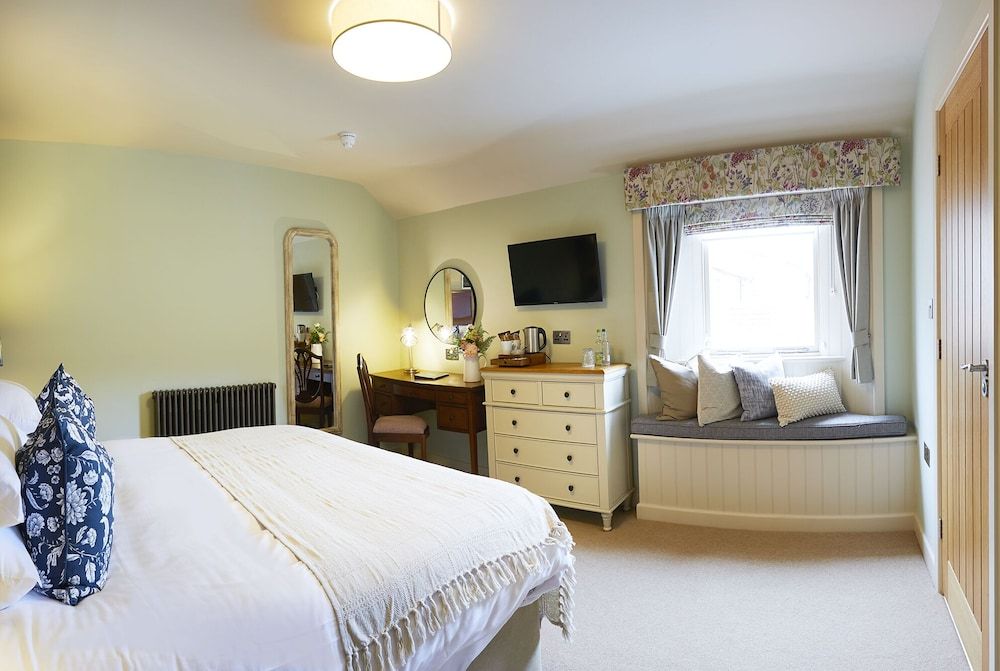 Standard Double or Twin Room, Bathtub (Room 11)