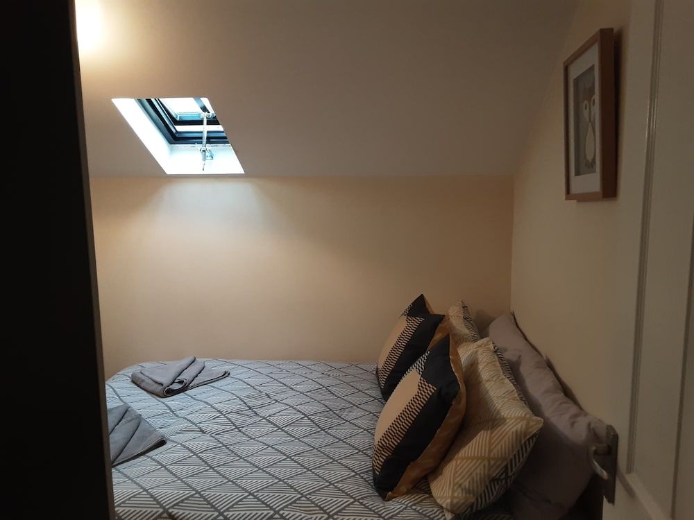 1 The Maltings Apartments Deluxe Apartment, Shared Bathroom (Apartment 1) 5