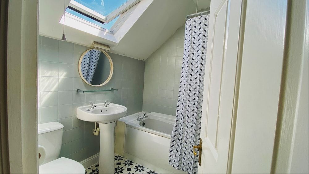 Meadow Terrace Cottage 48