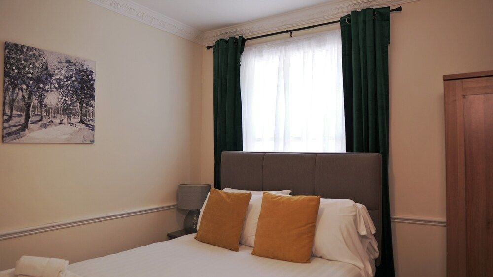 Meadow Terrace Cottage 9