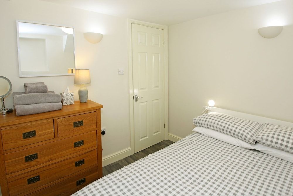 Abbey Foregate Basement Apartment 22