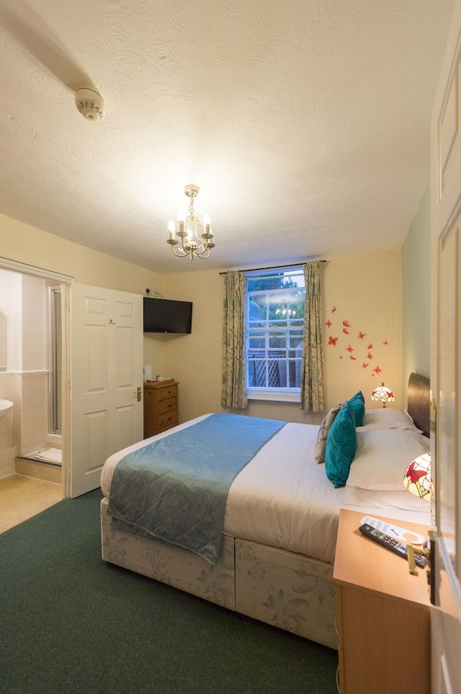 Cromwell's Tap House Double Room