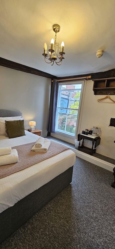 Cromwell's Tap House Double Room 3