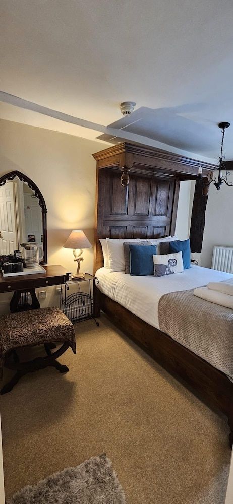 Cromwell's Tap House Superior Double Room 3