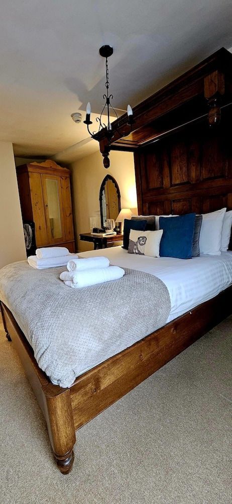 Cromwell's Tap House Superior Double Room 5