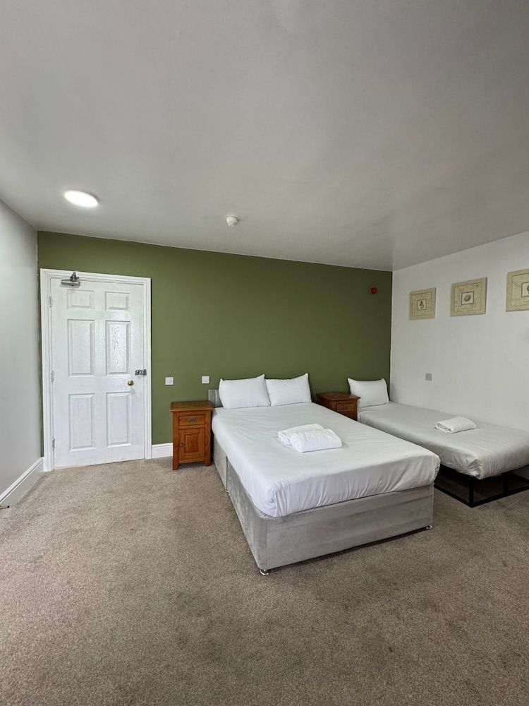 Sea Side Hotel Triple Room, Ensuite, Sea View 7