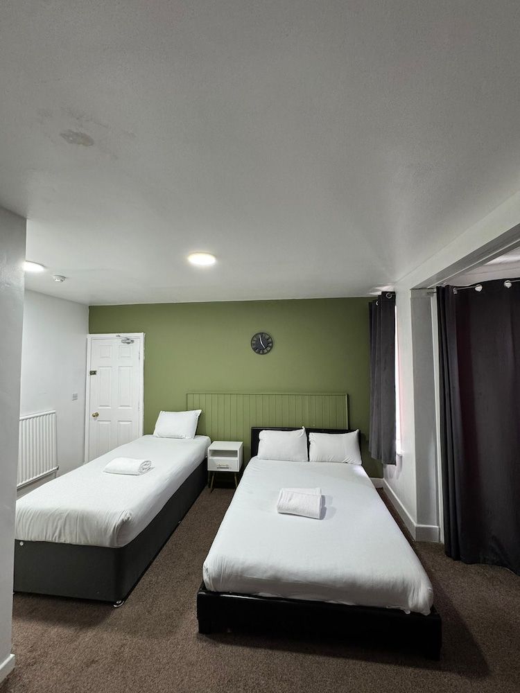 Sea Side Hotel Triple Room, Ensuite, Sea View 3