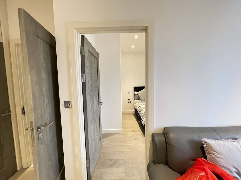 undefined Remarkable 1-bed Apartment in Slough 10