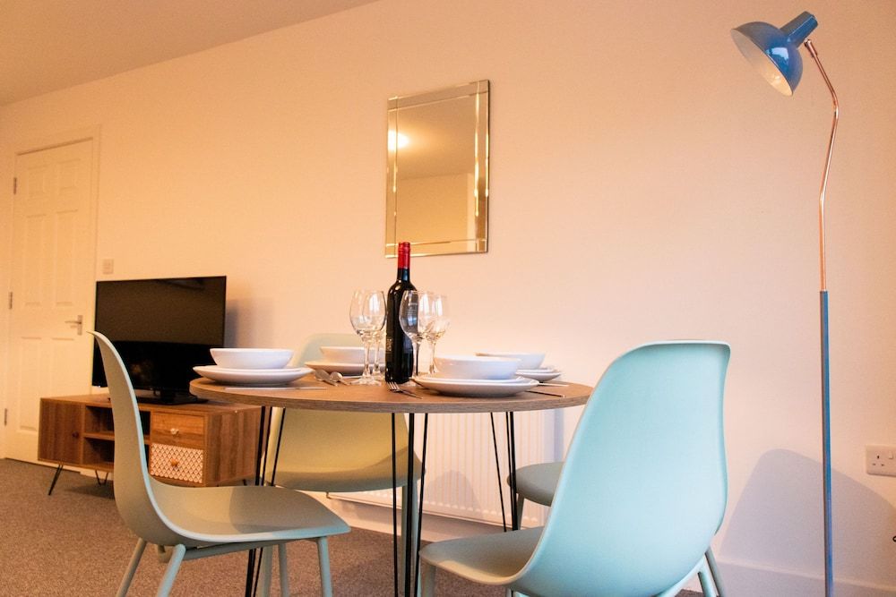 undefined Livestay-modern 2 Bed Apartment Close to Heathrow 9