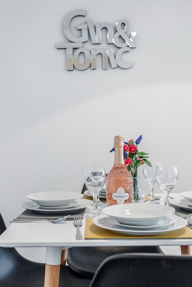 undefined Livestay-spacious Modern One Bed Apt Near Heathrow 5