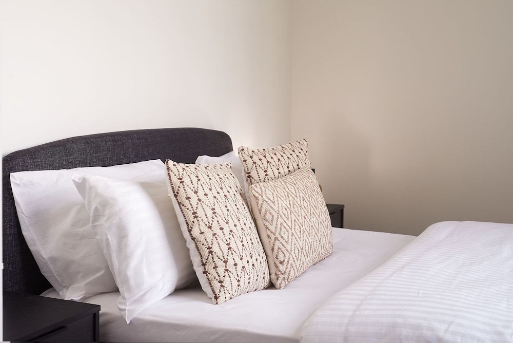 New Eton House Residence - 2B Flat Apartment 25