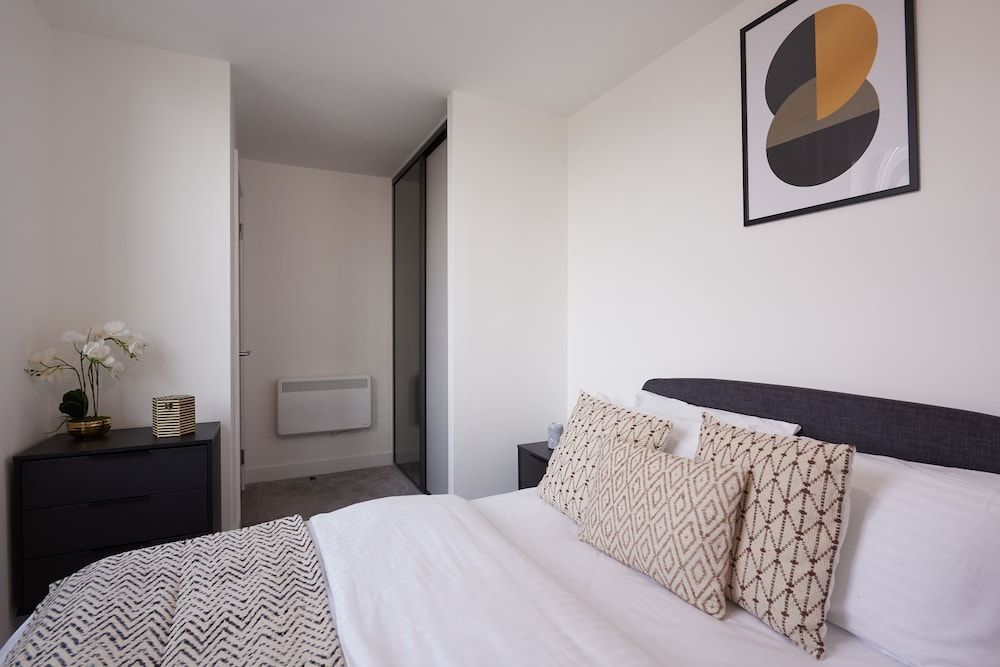 1BR Flat With a Double Bed - New Eton House Residence Slough Apartment 23