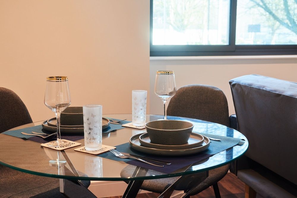 1BR Flat With a Double Bed - New Eton House Residence Slough Apartment 15