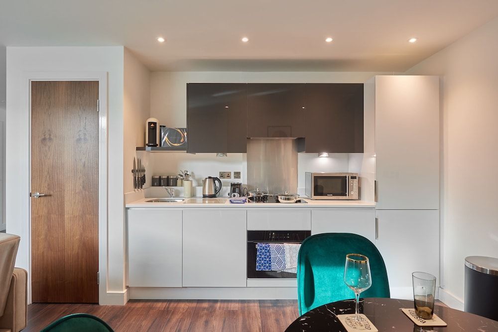 1BR Flat With a Double Bed - New Eton House Residence Slough Apartment 11