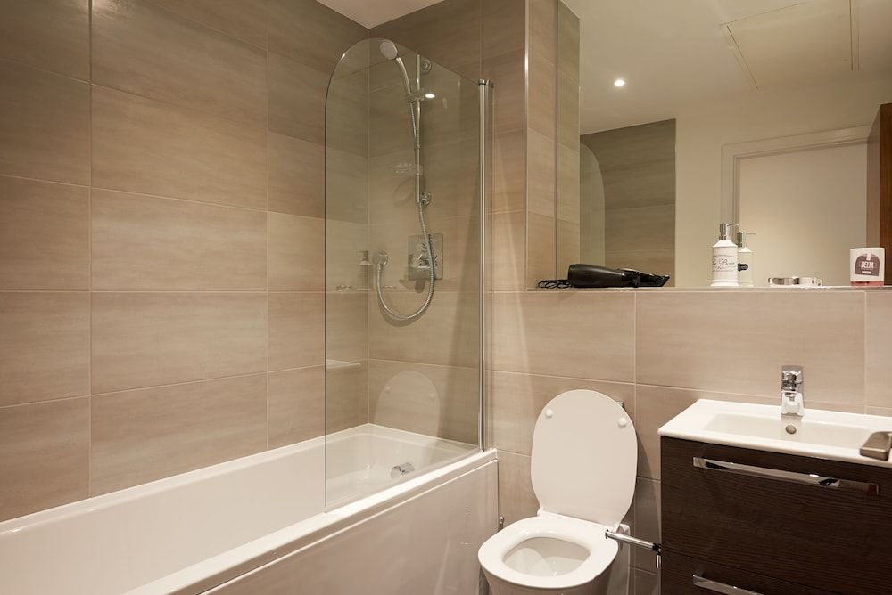 1BR Flat With a Double Bed - New Eton House Residence Slough Apartment 20