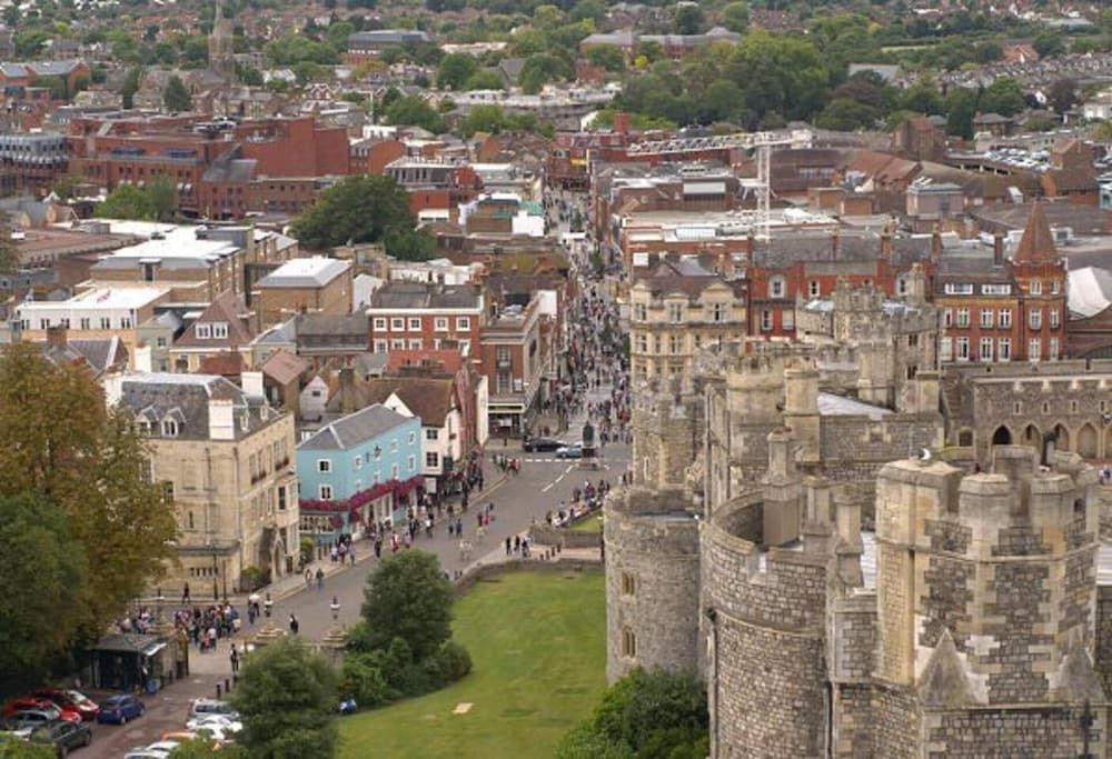 undefined Livestay - Luxury 2bed Apartment With Free Parking 5