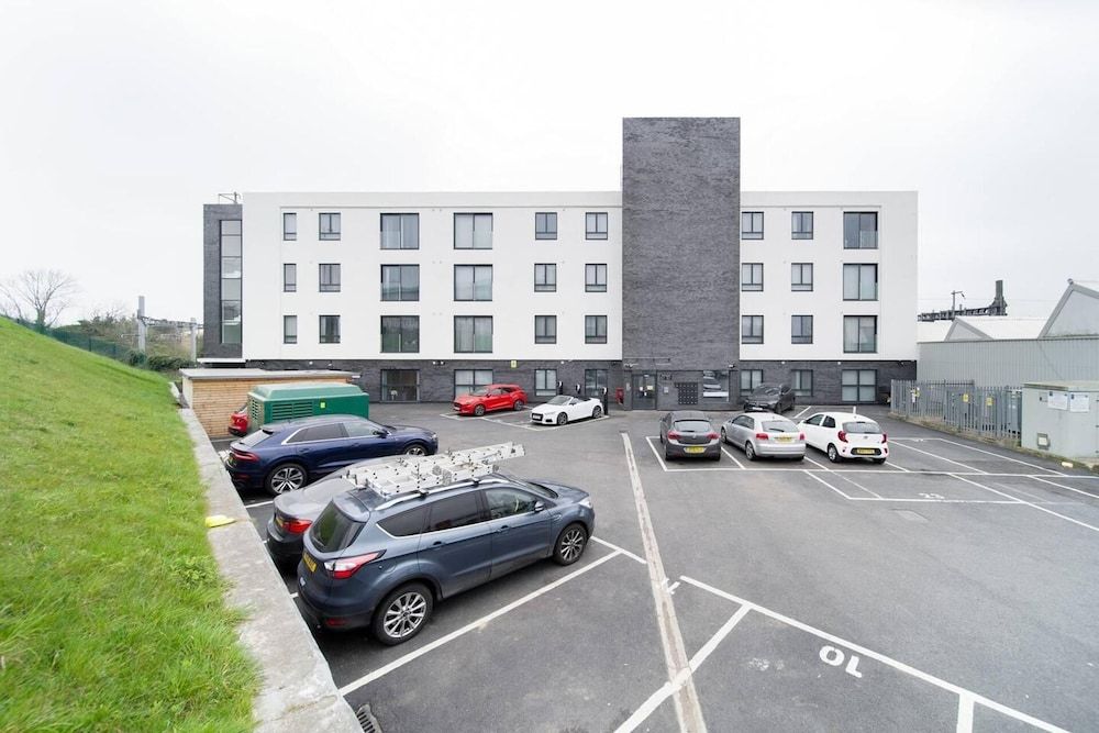 undefined Livestay - Luxury 2bed Apartment With Free Parking 9