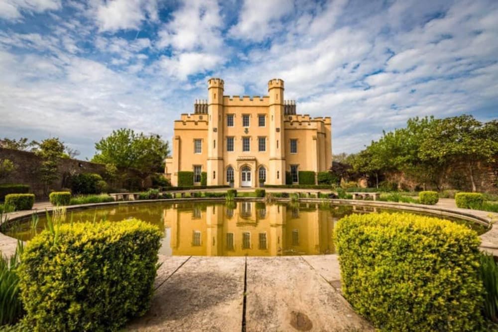 undefined Livestay - Modern Spacious 2 Bed 2 Bath Apartment 6