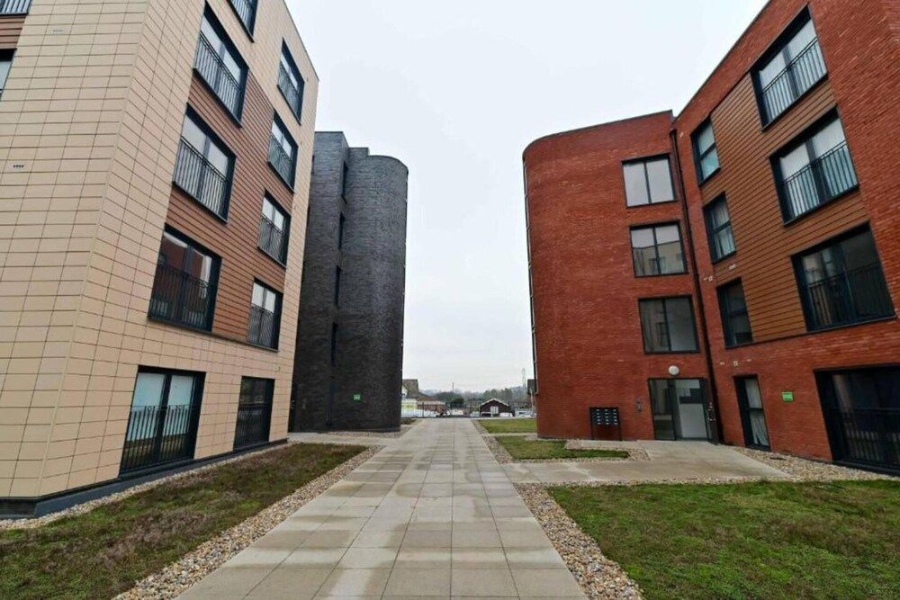 undefined Livestay - Modern Spacious 2 Bed 2 Bath Apartment 9