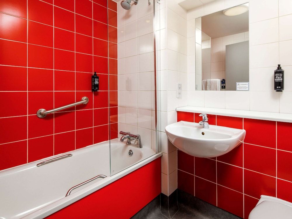 Ibis Budget Heathrow Terminal 5 Standard Room, 1 Double Bed with Sofa bed (Family) 5