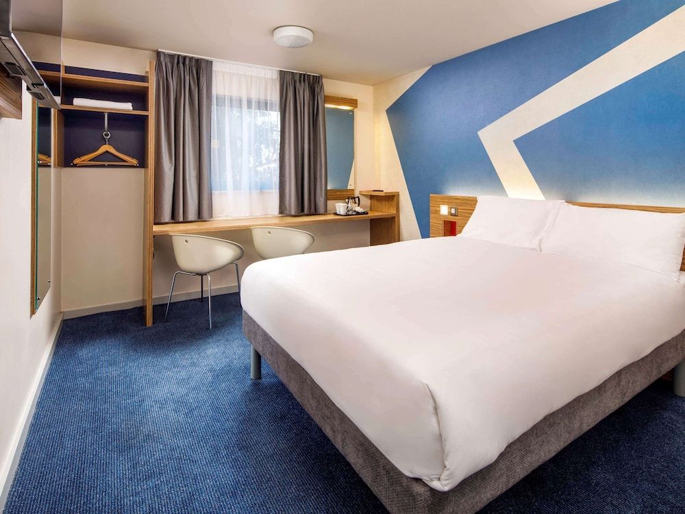 Ibis Budget Heathrow Terminal 5 Double Room, 1 Double Bed, Accessible