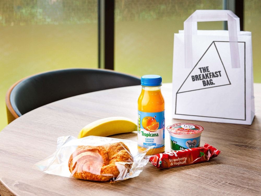 undefined Ibis Budget Heathrow Terminal 5 10