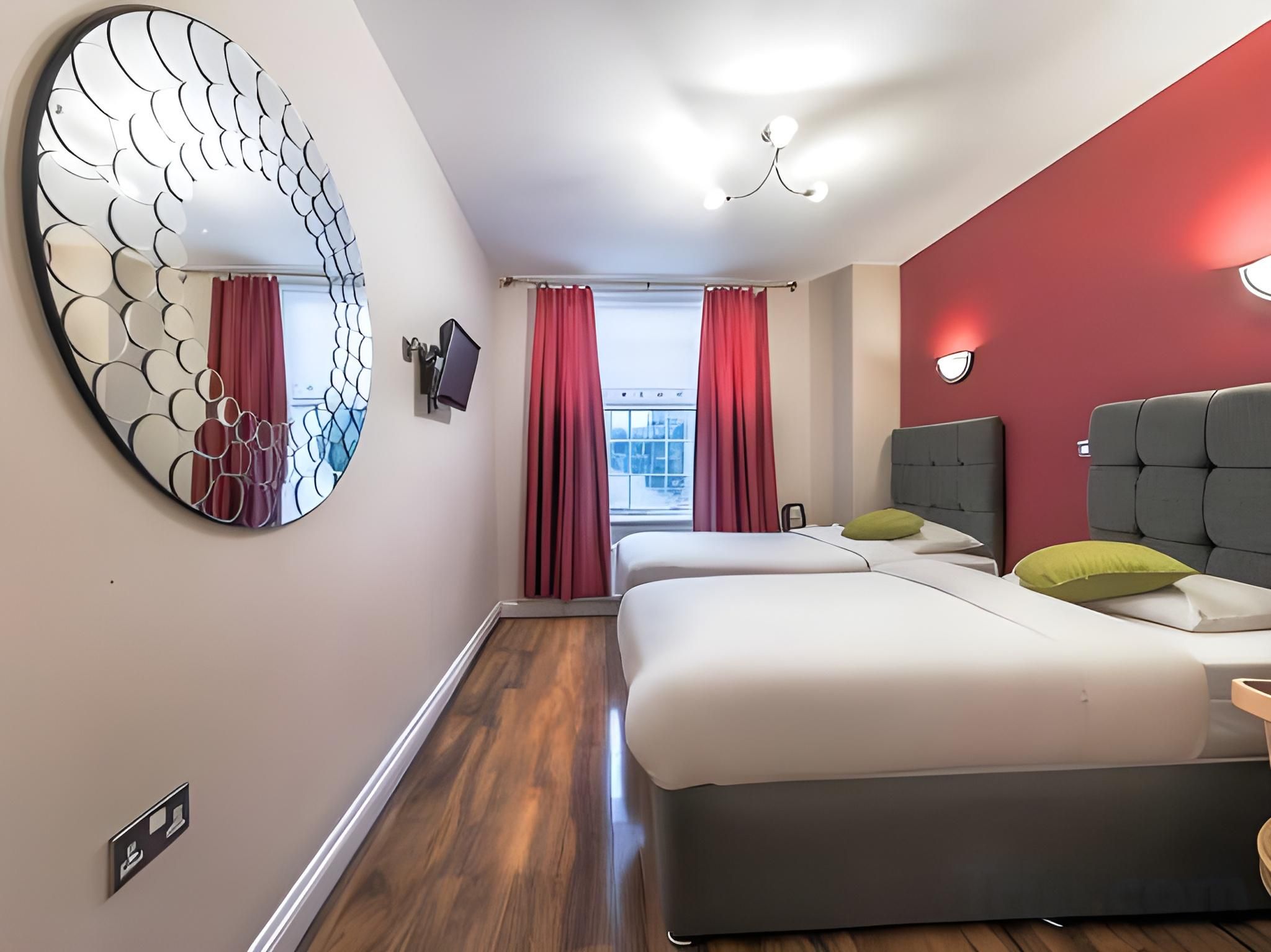 Baylis Park Hotel Standard Twin Room 2