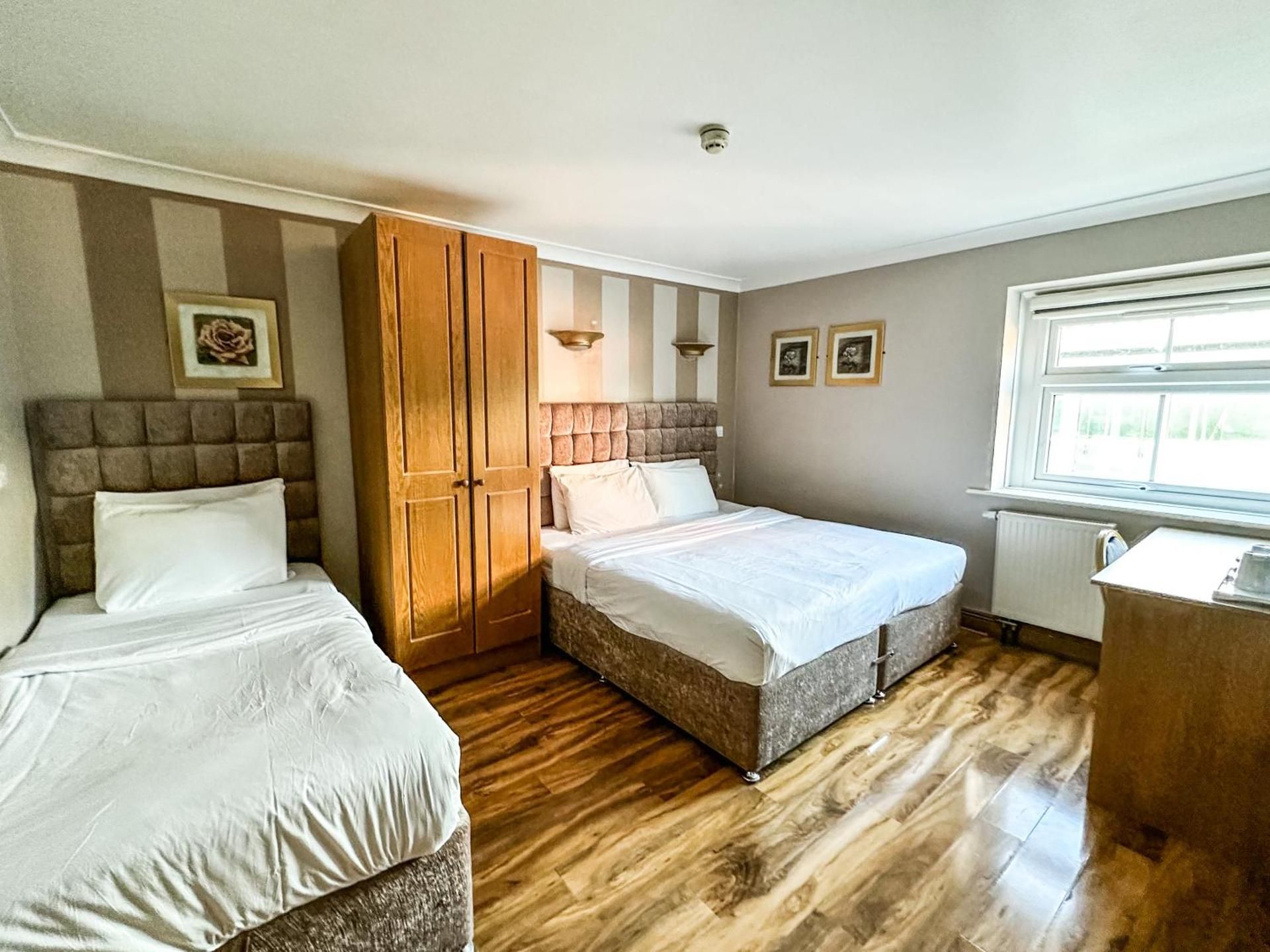 undefined Baylis Park Hotel 5