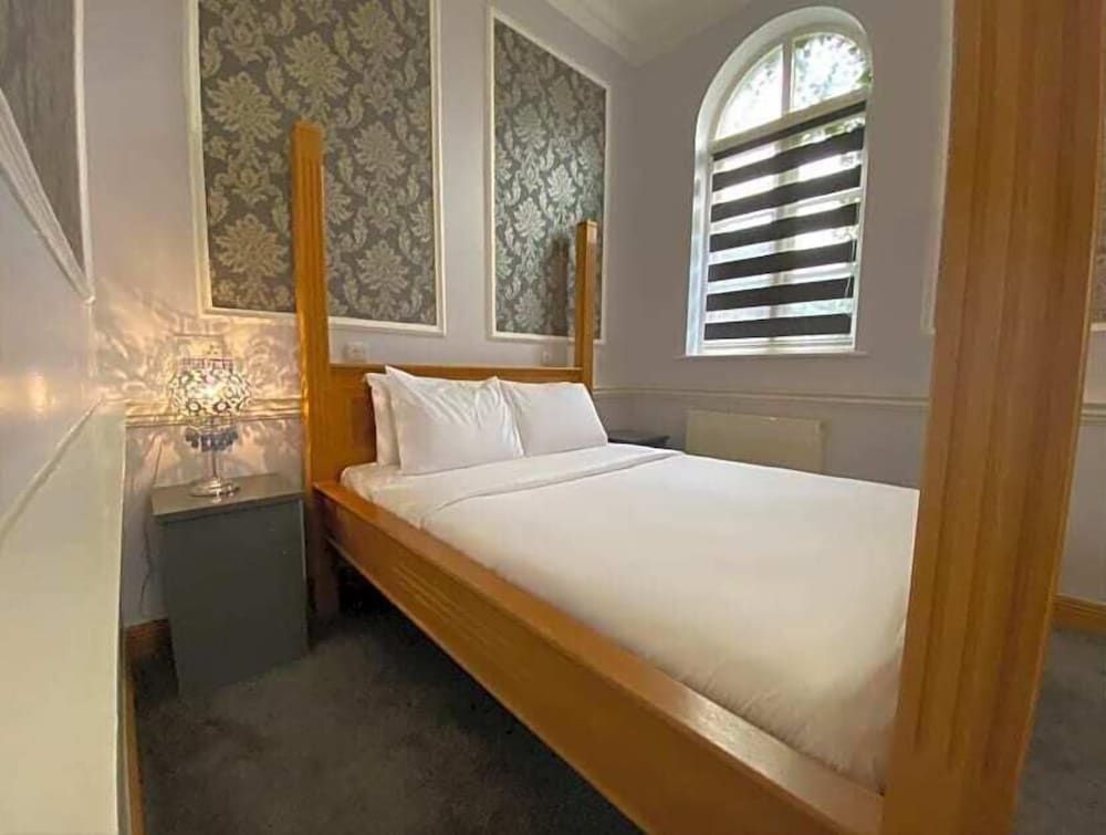 SK Baylis house hotel