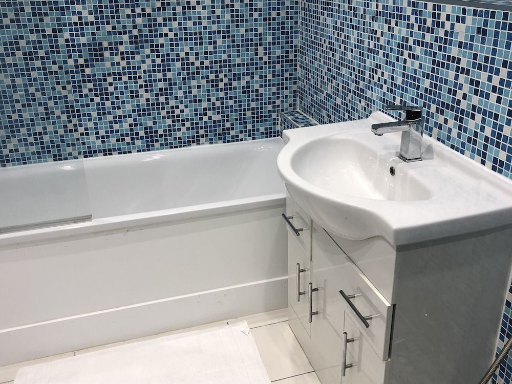 undefined Nice 3-bed House in Farnham Royal Slough 7