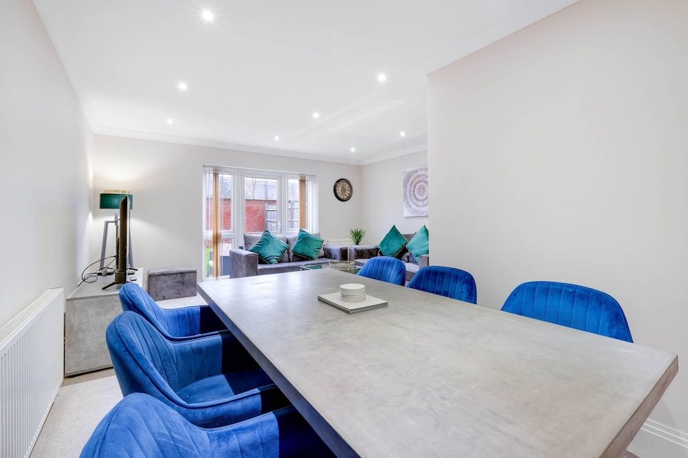 undefined Town Center 4 Bedroom 4 bathroom House 7