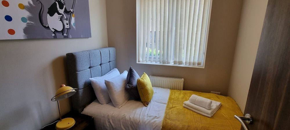 Town Center 4 Bedroom 4 bathroom House Basic House 5