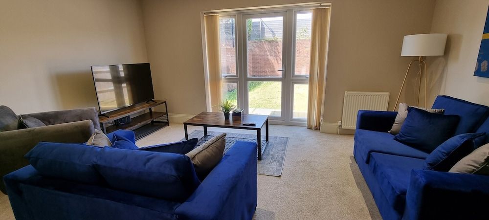 Town Center 4 Bedroom 4 bathroom House Basic House 15