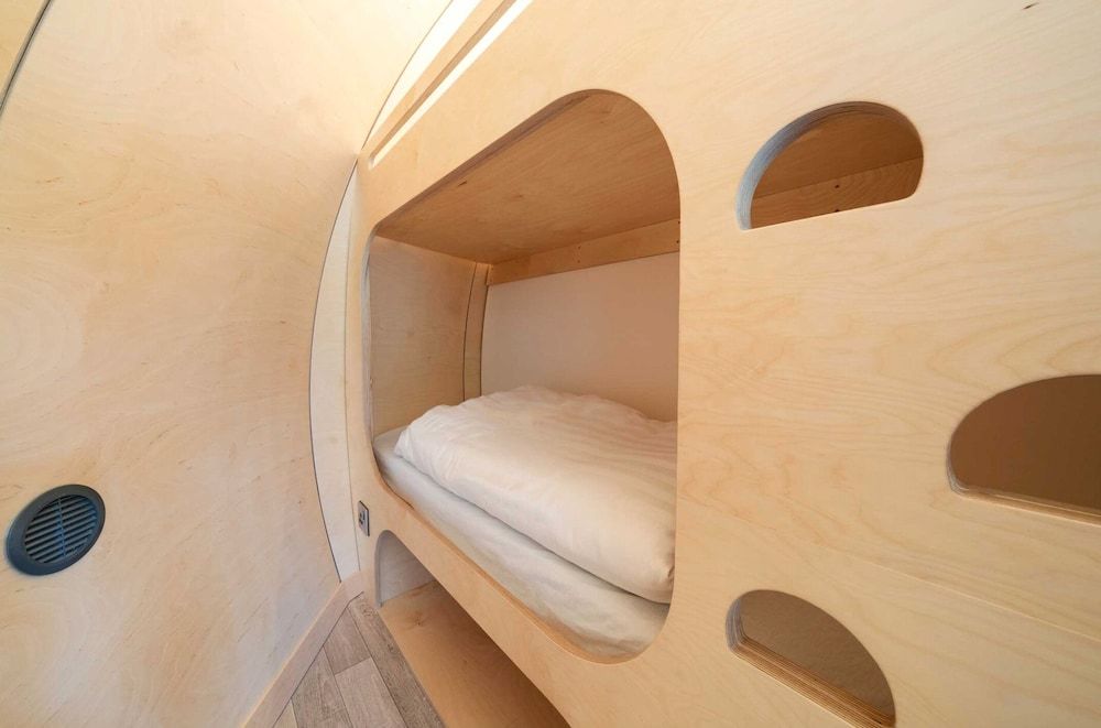 Cardross Estate Glamping Luxury Cabin, Multiple Beds, Valley View 5