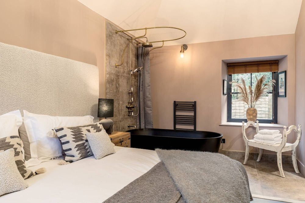 Luxury Cottage, Private Bathroom (The Cottage)