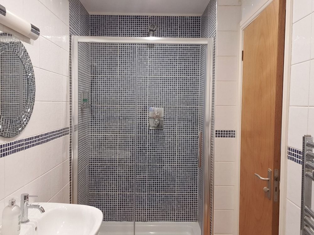 Bath Road Apartments Apartment, 1 Double Bed 3