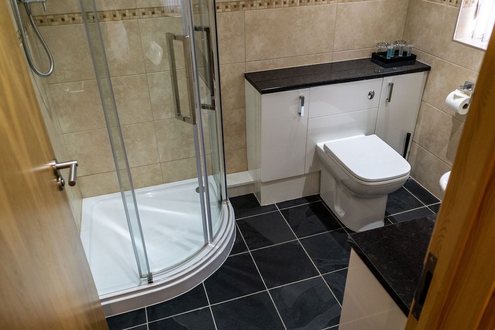 The Windmill Inn Deluxe Double Room 4