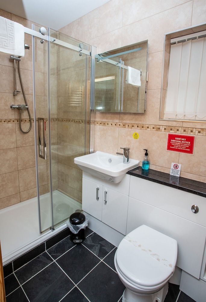 The Windmill Inn Deluxe Triple Room 7