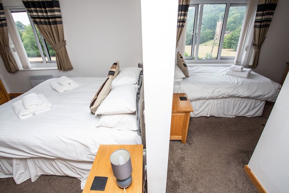 The Windmill Inn Deluxe Triple Room 4