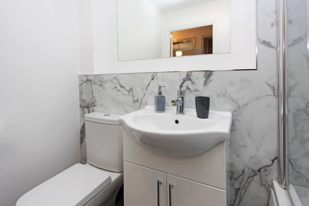 Autumn Heights Apartments Executive Apartment, 2 Bedrooms 11