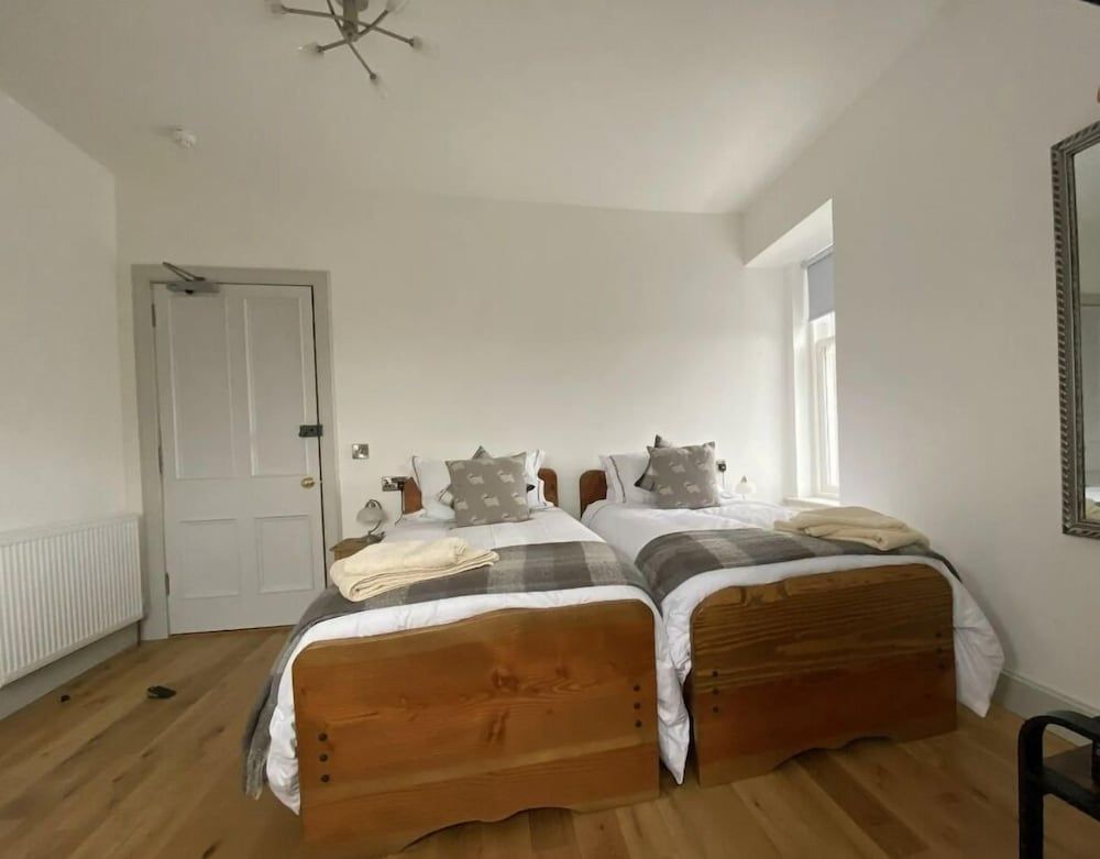 Manor House Twin Room 2