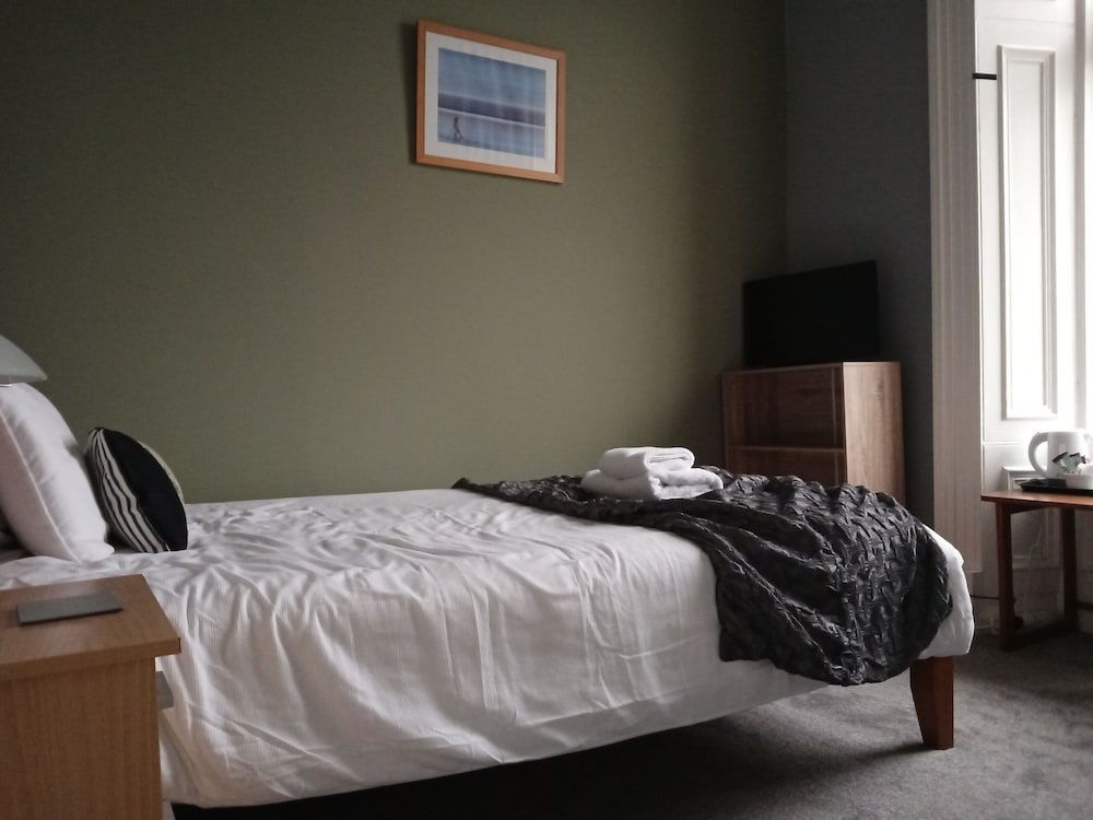 Greenland House B&B Basic Single Room (No Bathroom) 2